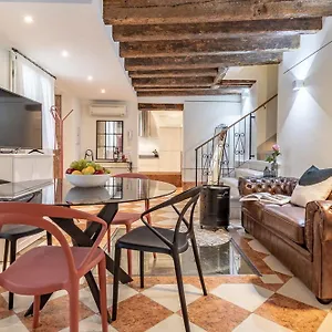 https://rio-san-lorenzo-suite-apartment.hotelinveneto.com